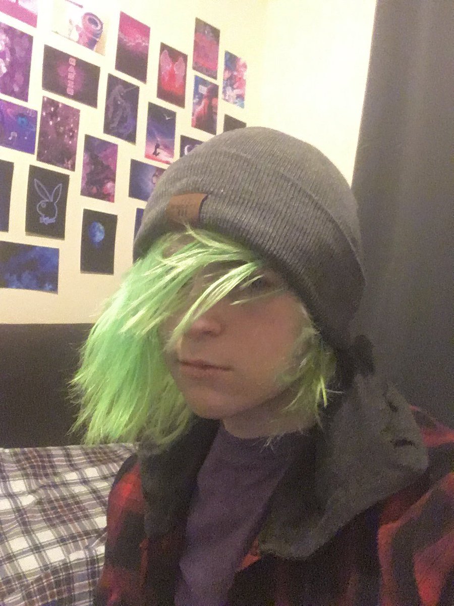 Minty_2022's tweet photo. i got a hat https://t.co/C6g6SOvalk