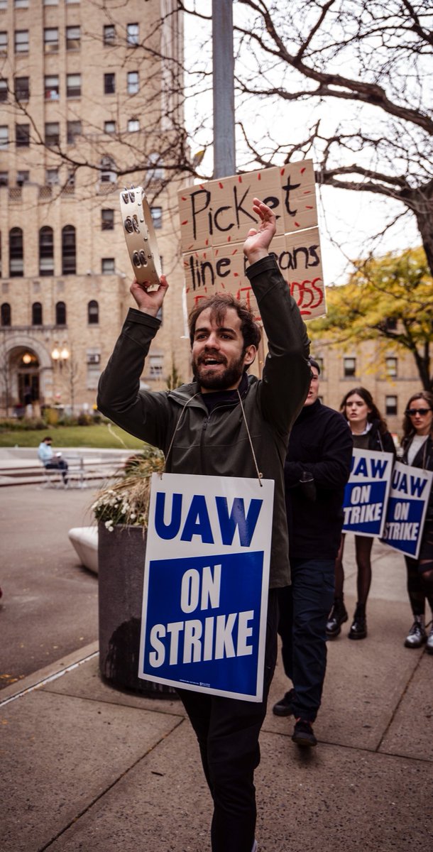 SW_Columbia's tweet image. If music be the fuel for protest, play on! 
📸: @jeremychiuu 

#CUStrike #CUonStrike