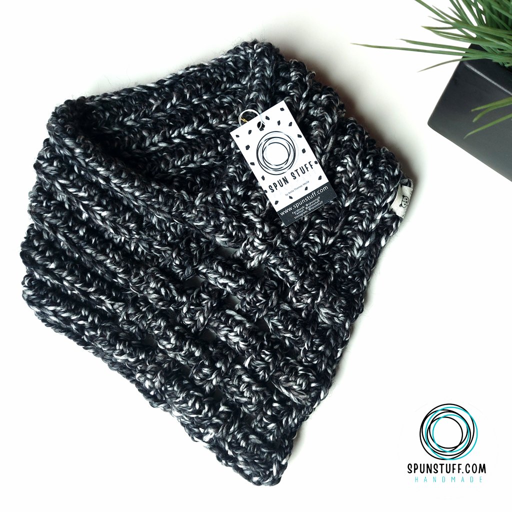 spunstuff's tweet photo. Beautiful #handmade #cowl, #crochet w/woven lattice feature. Easy way to accessorize &amp; stay #warm &amp; #cozy!
❄️ $65 no tax
❄️  80% Acrylic 20% Wool, super soft
❄️ Tag or post about us &amp; get 10% off on your next purchase

Comment “SOLD” to claim and send me a DM.

#shoplocal #HamOnt https://t.co/VSjmMa6GJE