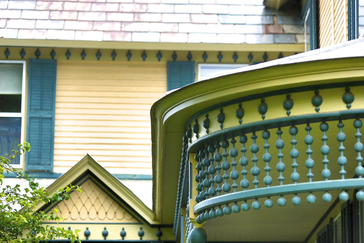 VTLawSchool's tweet photo. Amazing Abbott House. #VLScapes #Architecture #QueenAnne #VTLawSchool #ThisIsVLS https://t.co/bUbcxTCC13