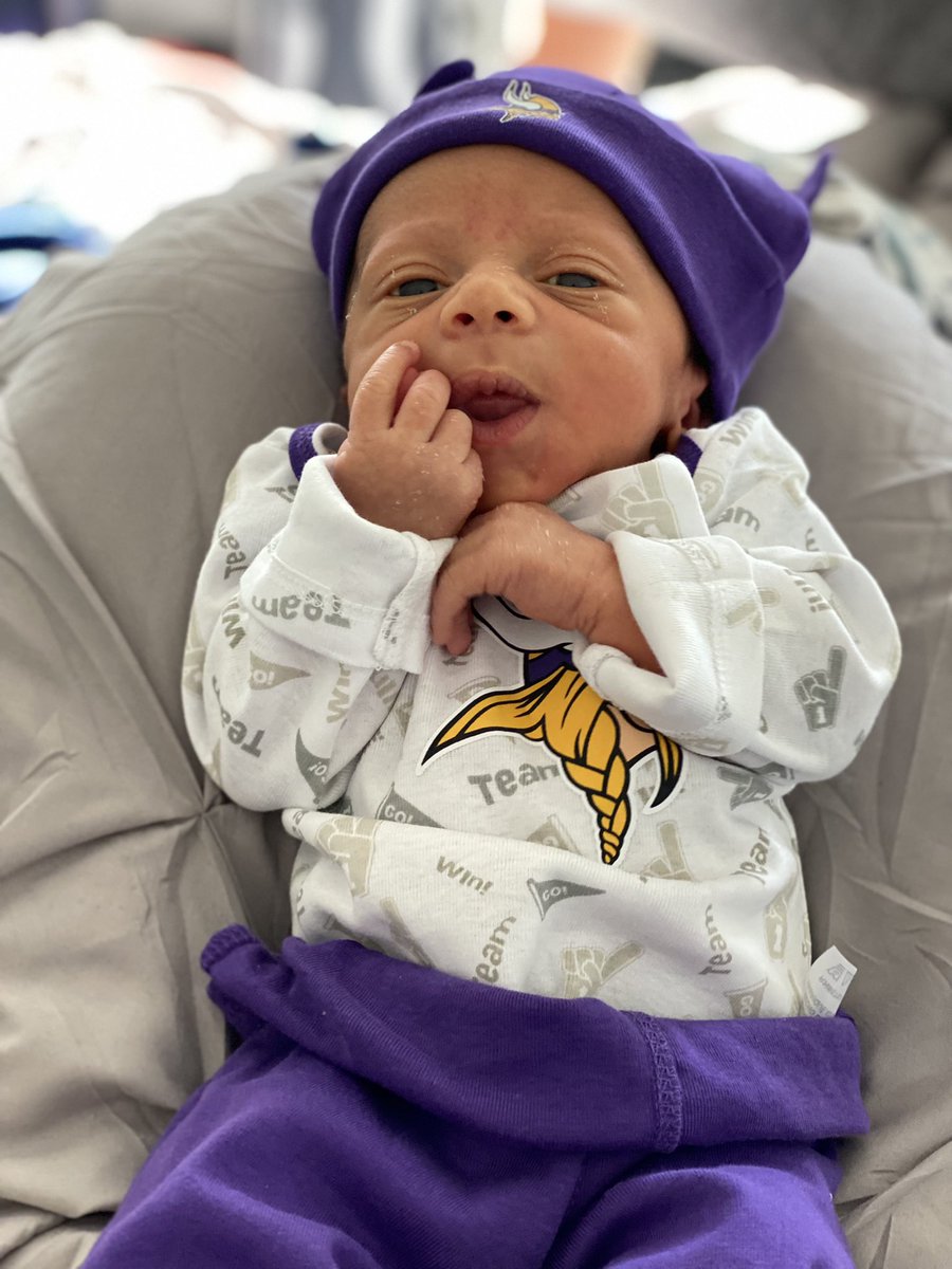 MrsB_Taylor's tweet photo. @MRS_T_19 Braxton is ready to cheer on the Vikings!! Border Battle-SKOL 💜💜💜 #10daysold #AlwaysaViking https://t.co/iRd0vKusfc