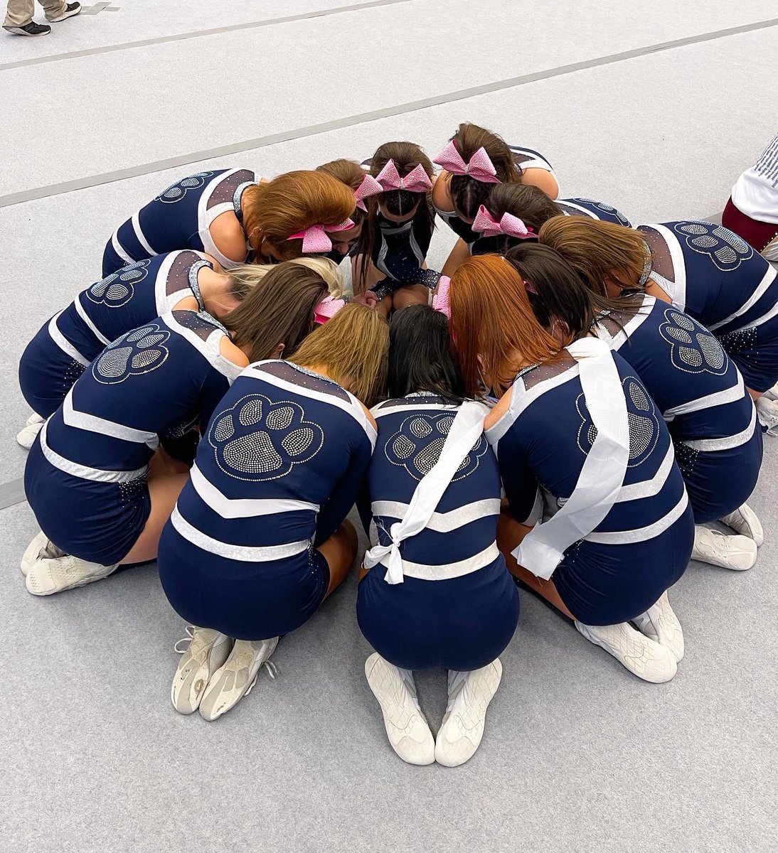 RocklandCheer's tweet photo. WE DID IT!!! Division 4 STATE CHAMPIONS 👑💍🤩 last one, best one! Congratulations to these 12 amazing athletes for giving it your all today! Your hard work has paid off! 😍💪🏻🥇🏆 #StateChampions #Undefeated #RHSVC4Life 💗👑 https://t.co/y8YvDuaDxm