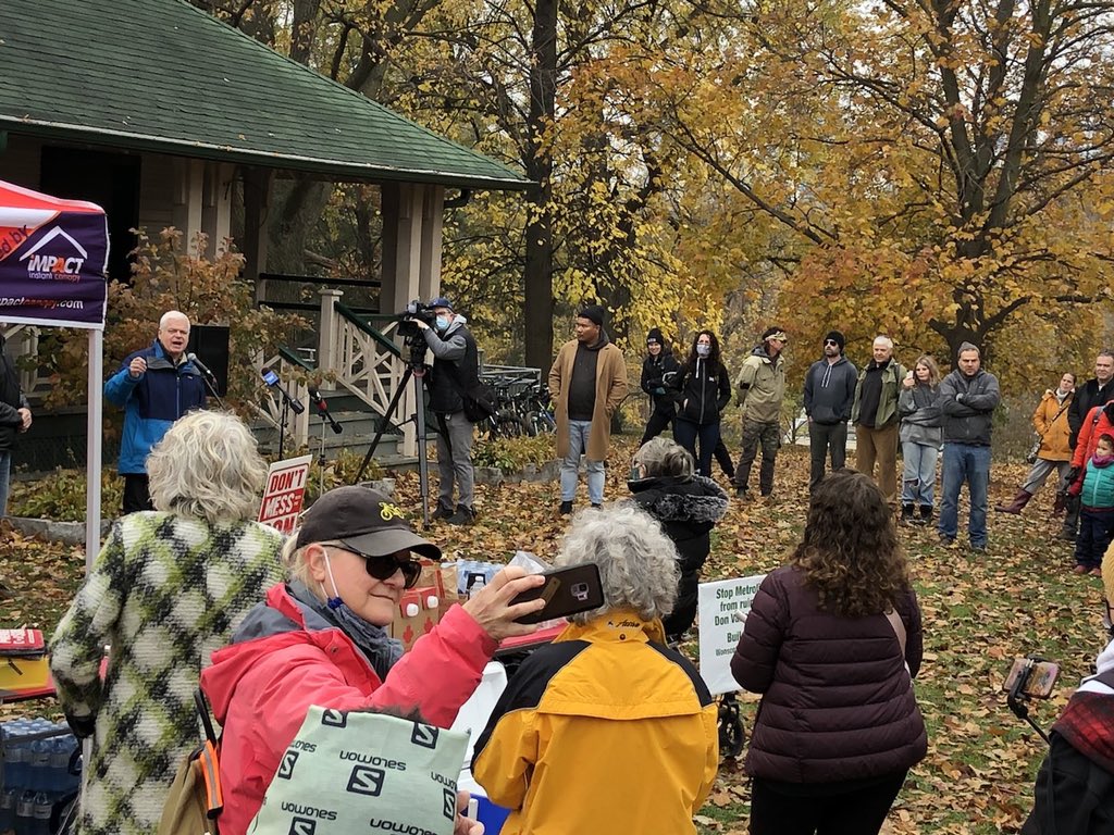 twieditz's tweet photo. Don’t mess with the Don!
Metrolinx’s plans to re-industrialize ecologically sensitive areas in our cherished Don Valley. Nearby residents from Rosedale and Riverdale have none of it.
Images curtesy of @jjfForward
#Topoli #dontmesswiththedon https://t.co/gPizlkqaYR