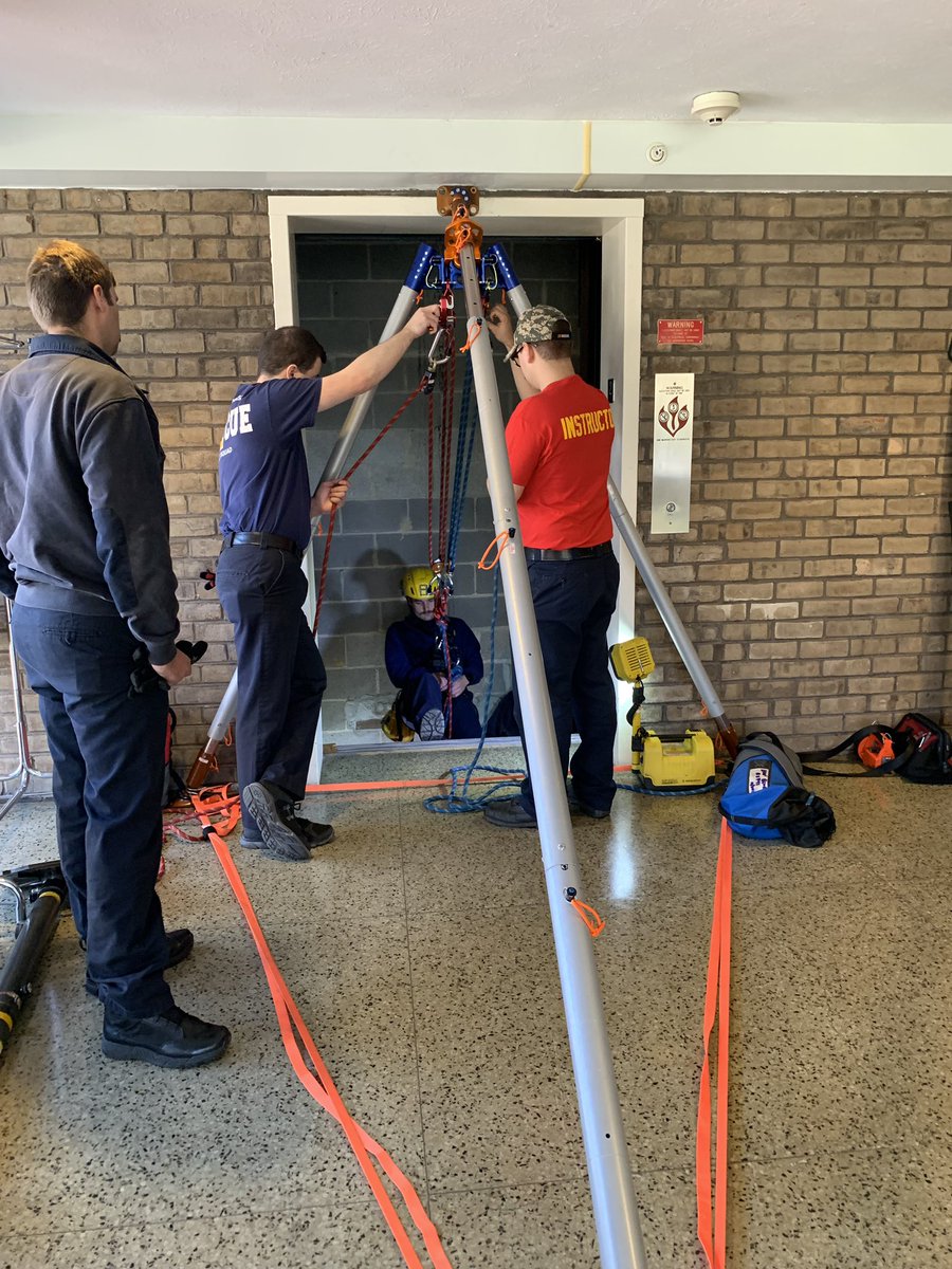 mcfrsPIO's tweet photo. Every Day is @mcfrs @mcvfra Training Day @MontgomeryCoMD - 2nd annual joint training weekend taking place at @BCCRS in conjunction with @RockvilleVFD Extrication, rope rescue, man vs machine, and more. https://t.co/lkSRmojfCK