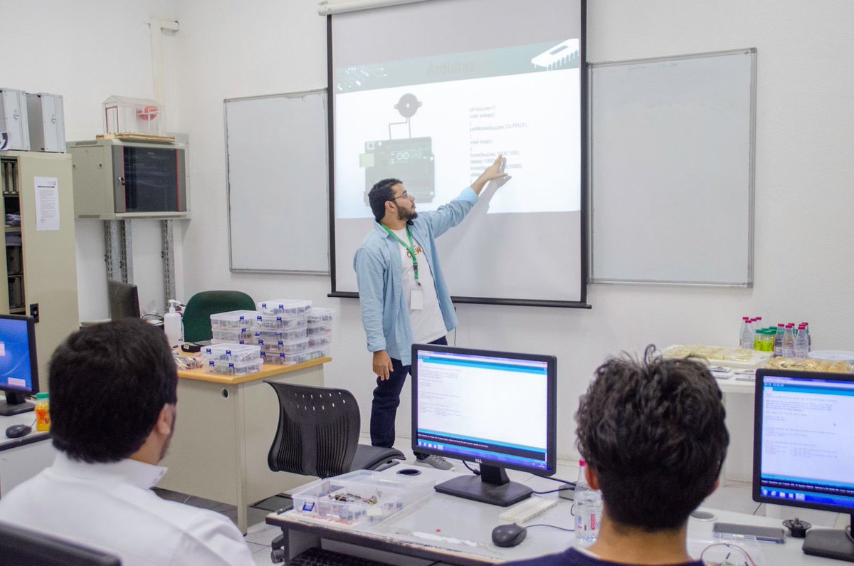 CCKKU's tweet image. اليوم الأول من تحديات #TechTree ، ضمن مسار انترنت الأشياء 
#جامعة_الملك_خالد #KKU