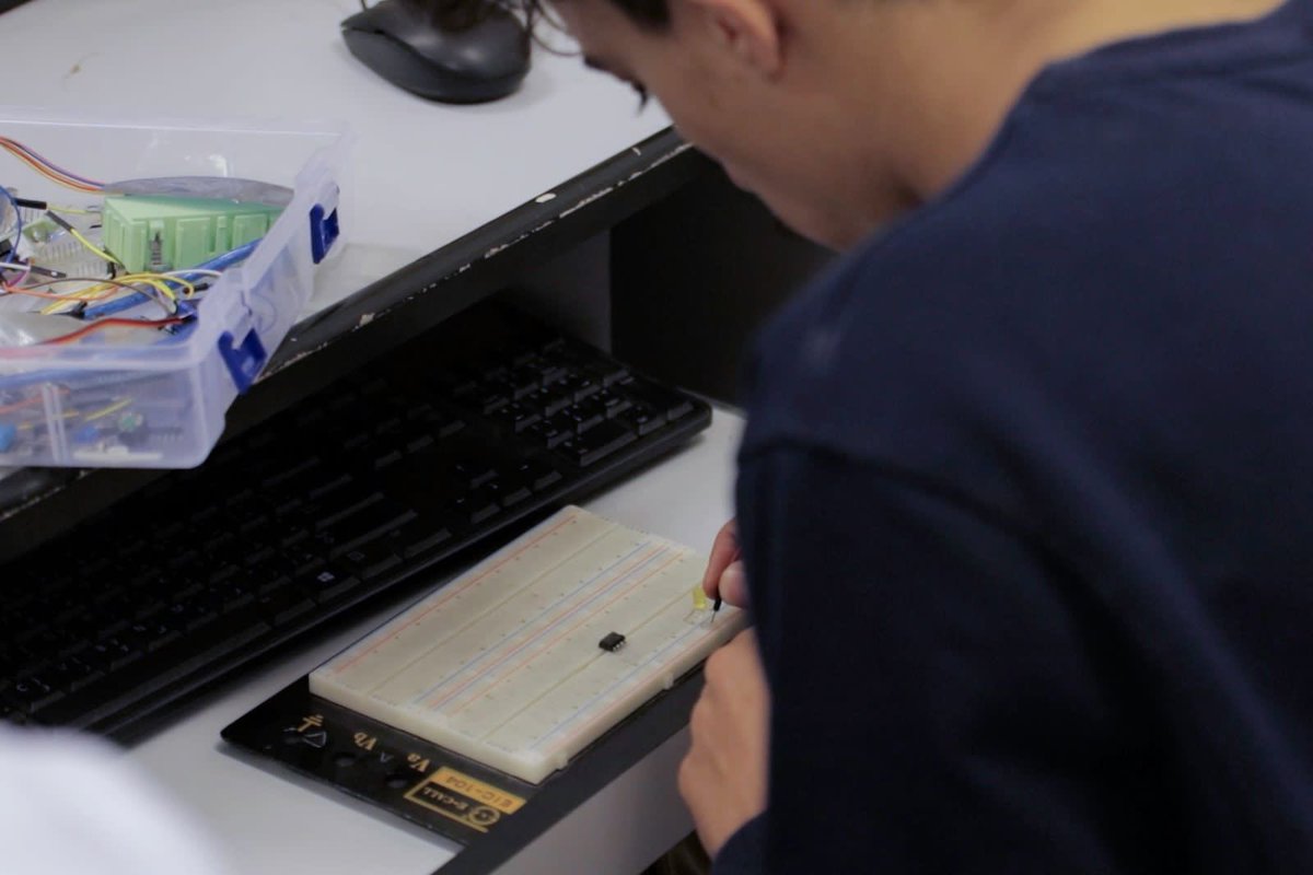 CCKKU's tweet image. اليوم الأول من تحديات #TechTree ، ضمن مسار انترنت الأشياء 
#جامعة_الملك_خالد #KKU