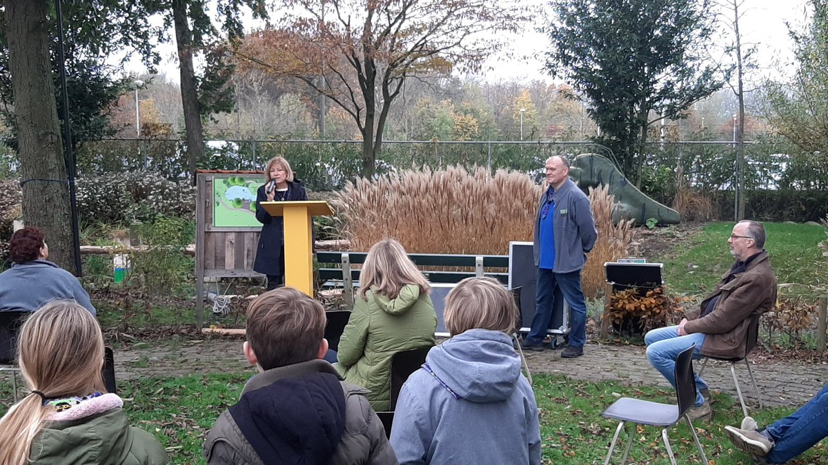 Gisteren is het Waterspeelpark bij Scouting Panoord officieel door wethouder Jacqueline van Dongen geopend. Niet alleen heel leuk voor de kinderen maar ook goed voor het milieu!
#ScoutingPanoord #ScoutingNL #Zwijndrecht