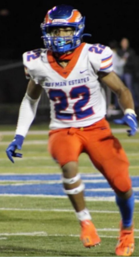 DeepDishFB's tweet photo. JUST PUBLISHED THIS AFTERNOON #IHSA 
Conversation With Hoffman Estates Athlete Julian Bonilla Class Of 2023

@therealjuju10 
@hehsathletics 
@12_MSL 

LINK:
https://t.co/zZ9CBtpzHh https://t.co/KmCpeEinvq