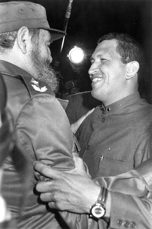 Gracias a la unidad d acción y pensamiento d estos 2 grandes hombres, l respeto y la solidaridad han caracterizado los vínculos d Cuba y Venezuela, naciones q han compartido momentos difíciles d la historia d América Latina y l Caribe. #CubaVive #PorChavezVotaPSUV