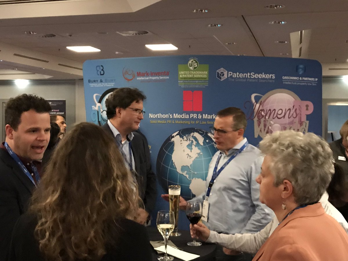MichaelReiterPR's tweet photo. #IPServiceWorld, #ipsw2021 ➡️ Jan Witt (1. Foto re.), @Anaqua mit Lösung #ideaPoint ➡️ an #Startups: An den großen/etablierten Unternehmen orientieren🎯 80% der Assets sind geistiges Eigentum. Investoren fragen nach #IP, Investitionswille hängt davon ab! Konkurrenzangebote prüfen https://t.co/V8qNnfwHU9