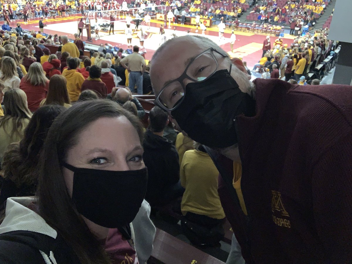 JodiMelissa4's tweet photo. Let’s go #Gophers! 🏐💛 https://t.co/J13sM8yTo3