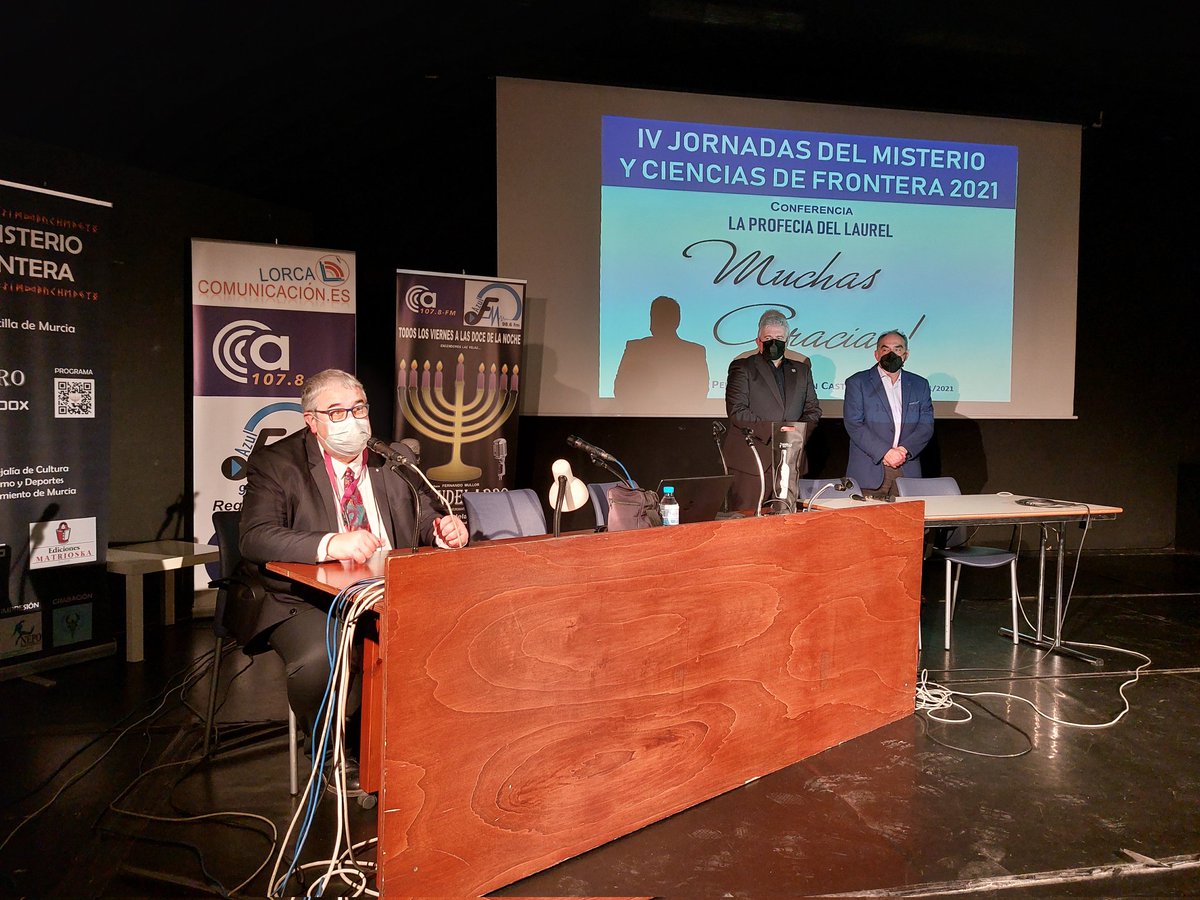elcandelabro968's tweet photo. 👋 Clausuramos así las IV Jornadas del Misterio y Ciencias de Frontera. No tenemos palabras para agradeceros tanta atención. ¡Nos vemos en la quinta edición! https://t.co/tKRnC51ZPU