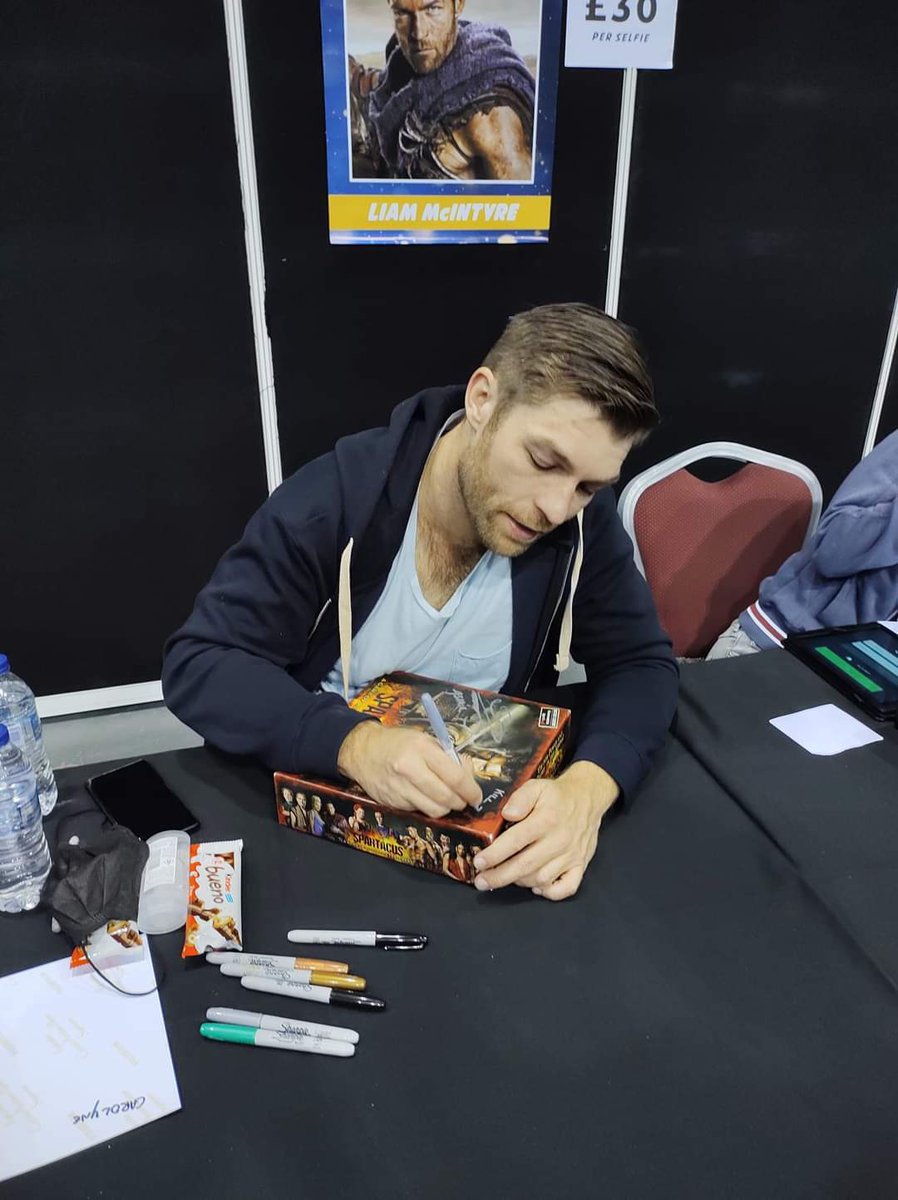 sampell97's tweet image. Thank you so much @Liam_J_McIntyre for signing my board game today 😁 and of course thank you to @walescomiccon for another awesome day