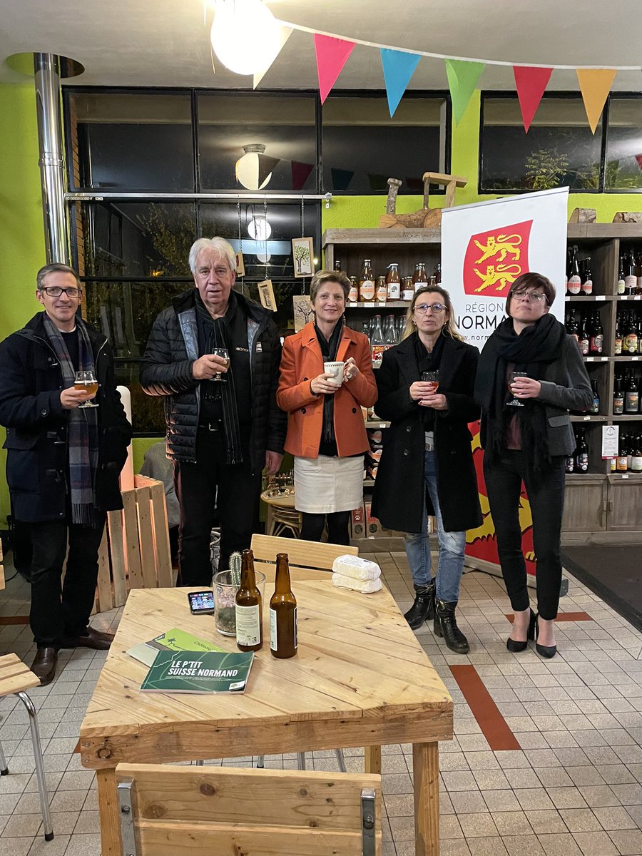 LyndaLahalle's tweet photo. #ESS #DevEco #consommerlocal #territoires #proximité
Fin de semaine à #lehom @Le Quai d'Harcourt, café-épicerie
vente de produits alimentaires et d’hygiène, de produits en #vrac, #locaux.
Aide @RegionNormandie Emergence ESS de 15089€
@NdieConquerante @Herve_Morin https://t.co/0ZJvHzm3Ek