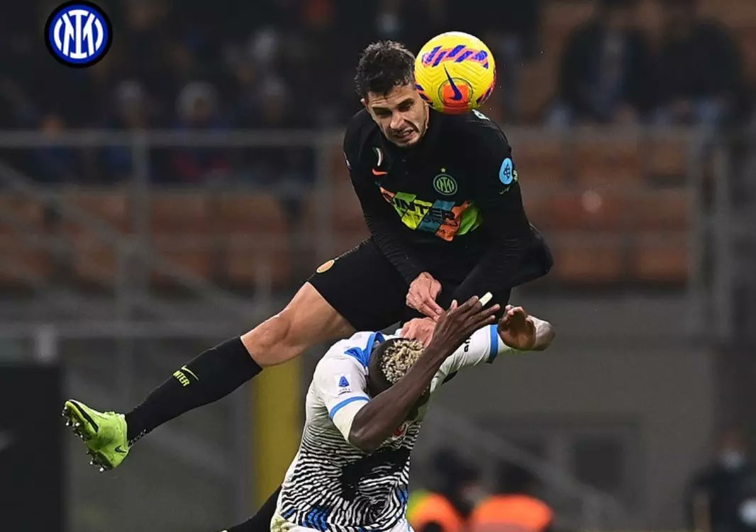 23_Frog's tweet photo. Che vittoria importante! 💪💪⚫🔵

#ForzaInter #Inter #InterNapoli #SerieA https://t.co/UpRb0GJGpG