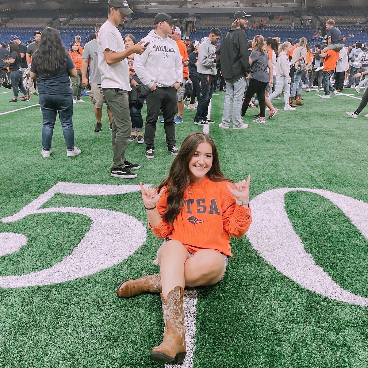 𝐀𝐋𝐏𝐇𝐀 𝐎𝐌𝐈𝐂𝐑𝐎𝐍 𝐏𝐈 tweet media