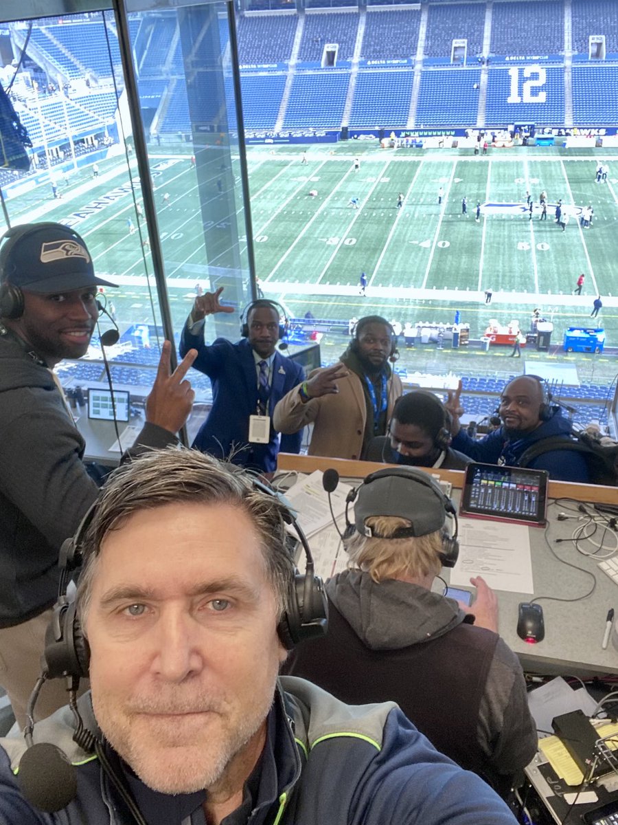 paulmoyer21's tweet photo. Pregame Radio ⁦@Seahawks⁩ ⁦@710ESPNSeattle⁩ ⁦@michaelbumpus5⁩ ⁦@jordanbabineaux⁩ ⁦@BigRayRoberts⁩ ⁦@RobertJTurbin⁩ ⁦@NasserKyobe⁩ - We are in the #radiobooth today. But joins on ⁦https://t.co/qVKZ4ana7e⁩ https://t.co/stif0qWVVQ