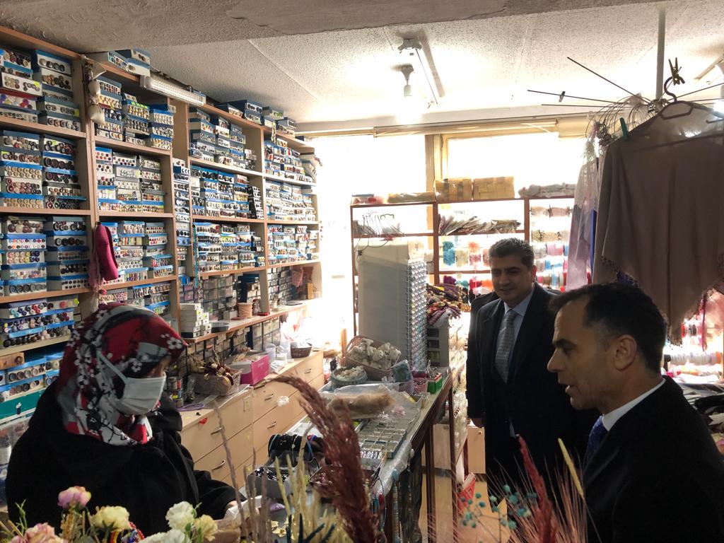 tchuseyinakgun's tweet photo. Bolu ilimizde il başkanımız ve parti meclis üyemiz @omerurgun_ ile beraber esnaflarımızı gezdik sorunlarını dinledik ve onlara çok yakında #çare  olmaya geliyoruz.

@M_Sarigul 
#mustafasarigul 
#huseyinakgun 
#Bolu https://t.co/qeP4GyR4Rw