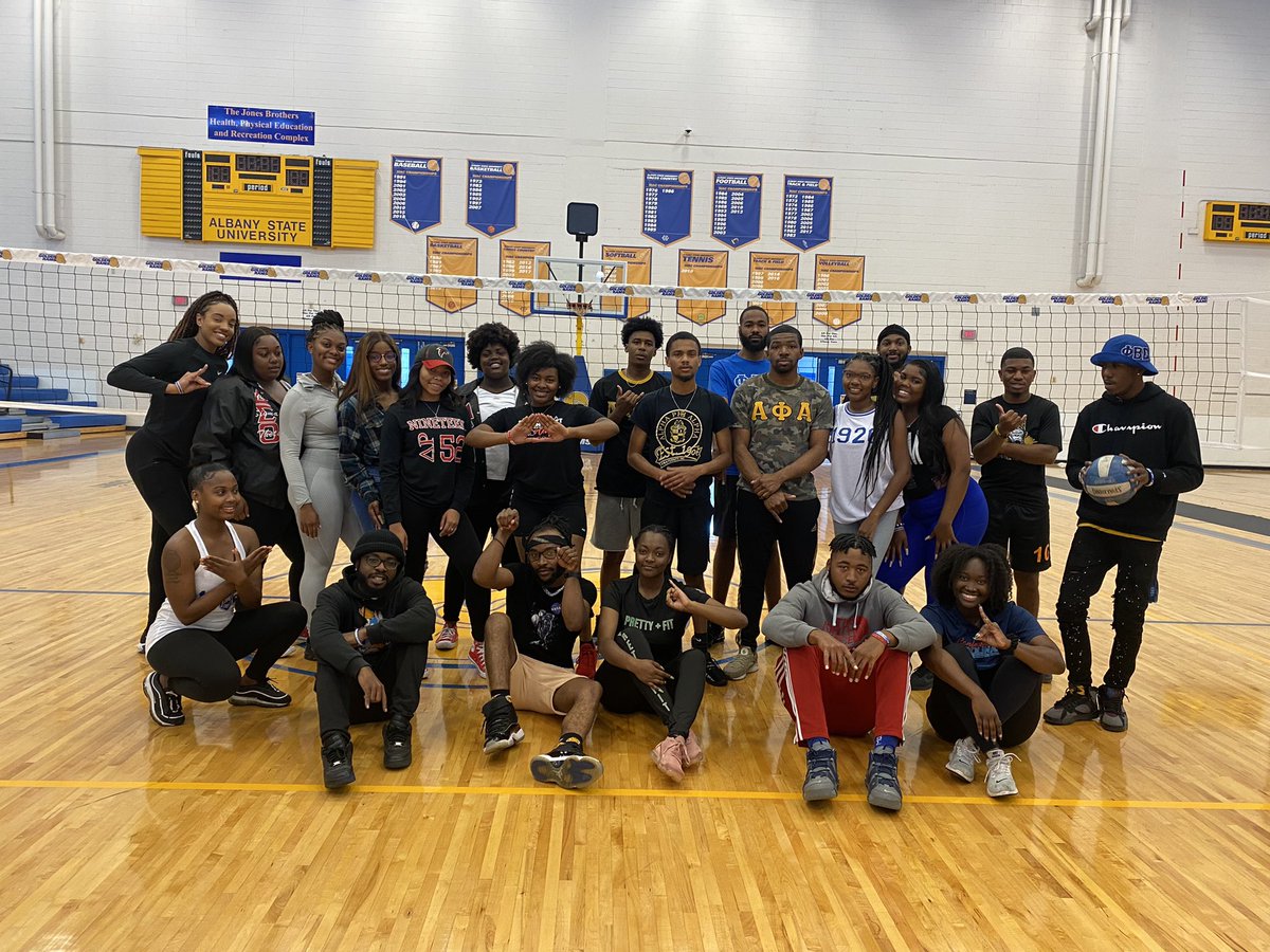 ASUGreekLife_03's tweet photo. Congratulations to Team Blu and White for winning the Greek Life Co-Ed Volleyball Game!💙🕊 #ASUTwitter @PiBeta1920 @BetaPsi1949 https://t.co/2W9hfaCmJ3
