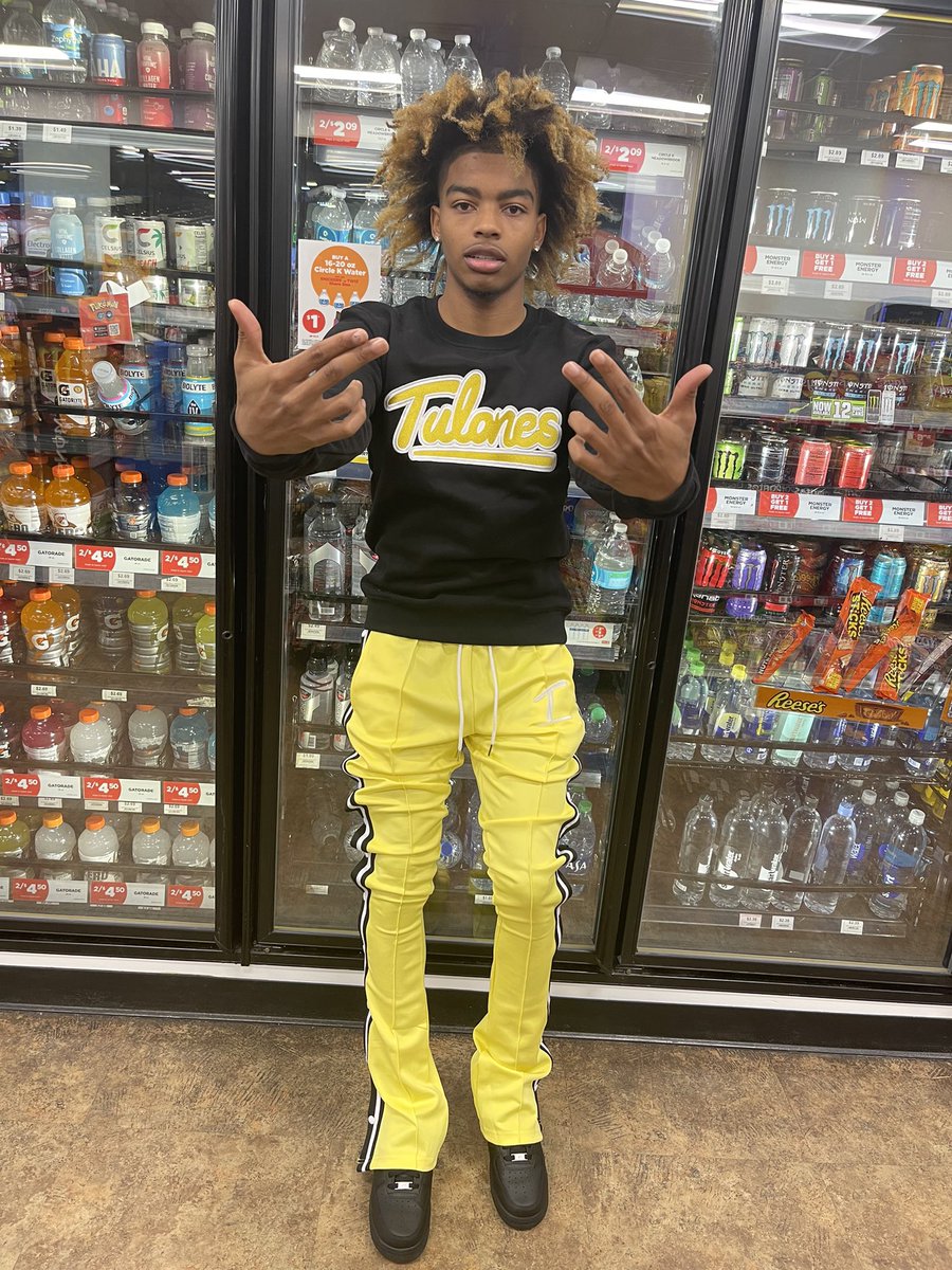 Shadow_Fivee's tweet photo. Flyer den a “hornet” but I’m real as i can “🐝”❗️
#Freejoker #Freemadmax #freebloxkspinna https://t.co/oHlEeOsVrq