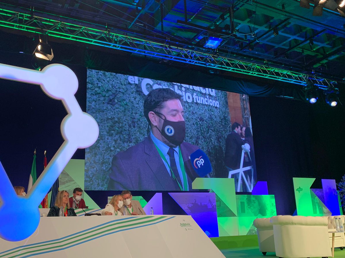 PopularesRio's tweet photo. Emocionante Congreso Regional donde hemos reelegido a #JuanmaMoreno Presidente del PP de Andalucía. Gracias a nuestros compañeros que han representado a #LoraDelRio. 
El #GobiernoDelCambio sigue adelante. Con el PP #loraavanza https://t.co/T8CHTNFg5O