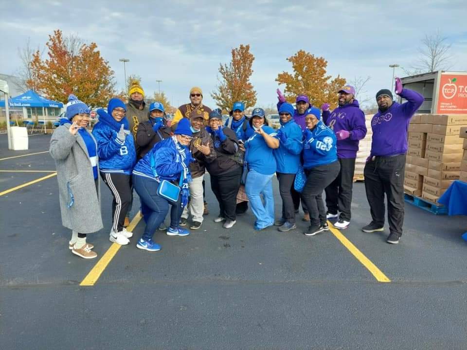 LmarieAsad's tweet image. Thank you to the members of Omega Psi Phi Fraternity Inc., Iota Phi Theta Fraternity Inc and ladies of Zeta Phi Beta Sorority, Inc for your commitment to service this weekend at the #CommunityCareFair2021.
@nphcchicago 
#DivineNine 
#NPHCstrongerTogether 💪🏾
#ServiceIsWhatWeDo