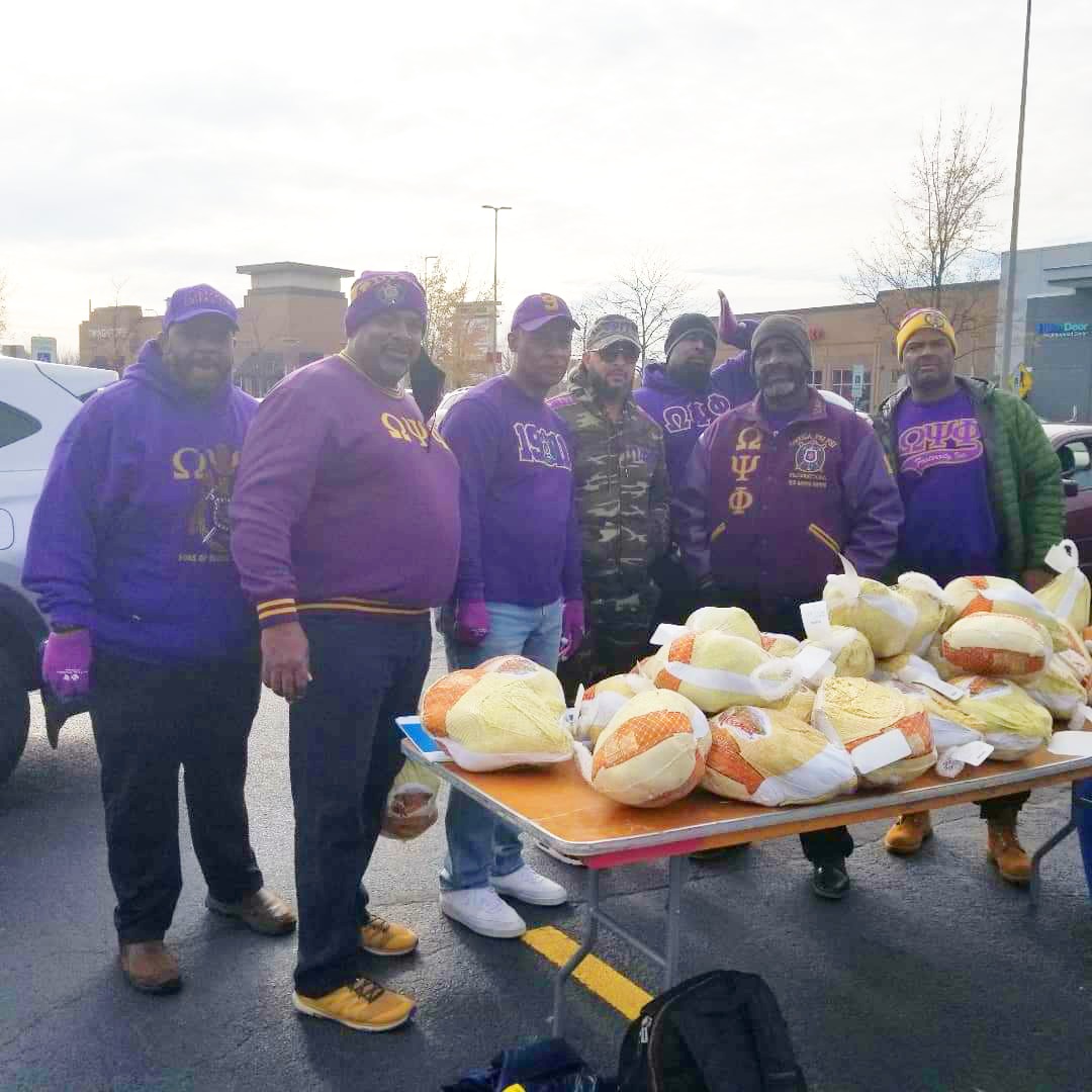 LmarieAsad's tweet image. Thank you to the members of Omega Psi Phi Fraternity Inc., Iota Phi Theta Fraternity Inc and ladies of Zeta Phi Beta Sorority, Inc for your commitment to service this weekend at the #CommunityCareFair2021.
@nphcchicago 
#DivineNine 
#NPHCstrongerTogether 💪🏾
#ServiceIsWhatWeDo