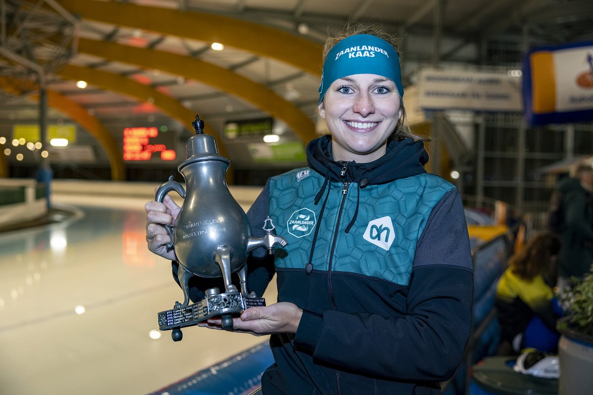 Met vier afstandszeges en twee baanrecords heeft Melissa Wijfje de Kraantje Lek Trofee gewonnen. Yves Vergeer was de beste in de strijd om de Eindhoven Trofee.

>> schaatsen.nl/nieuws/2021/no…