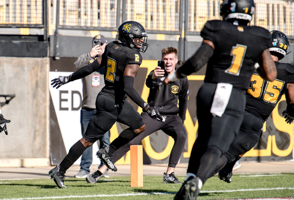 kennesawstfb's tweet photo. It's been 24 hours but the celebration is still rolling on 🥳

Relive yesterday with this gallery: https://t.co/OG9g5Z1Dwm

#GoldStandard | #EAT https://t.co/7LgZ6R4wM0