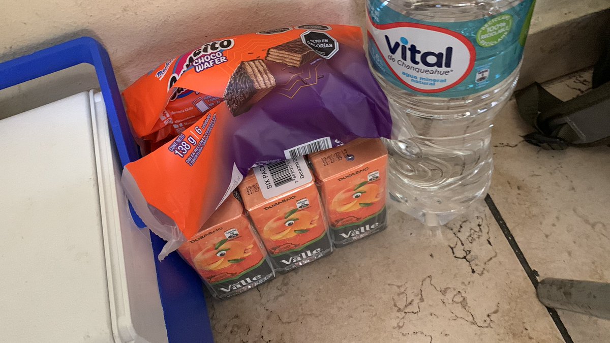 IgnacioPuig97's tweet photo. Me tocó ser vocal de mesa y estoy sorprendido por la cantidad de personas generosas que aun queda, gansito, judo, rolls y más, ha sido una grata experiencia… #presidenciales2021 #generocidad https://t.co/imAS85wzAV