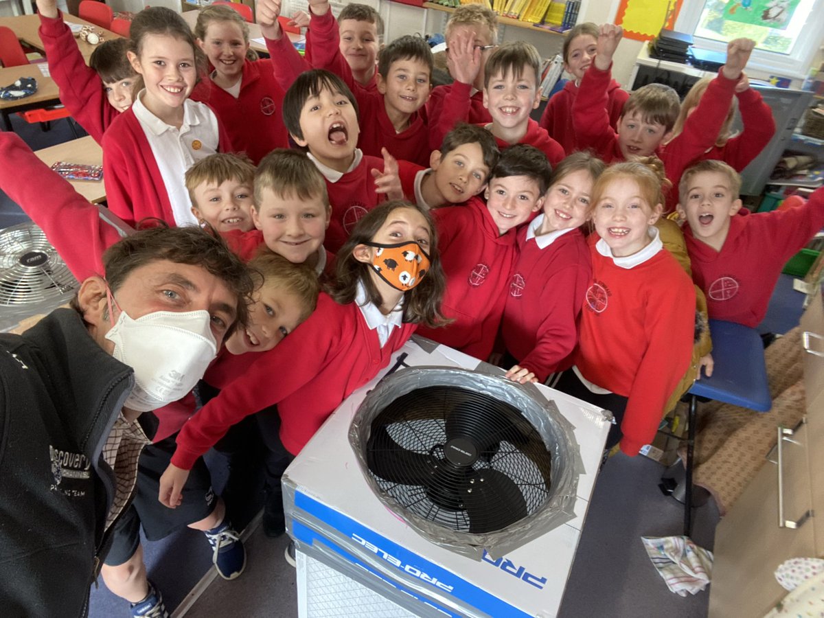 rhysthomas's tweet photo. Loved talking to these Children about the importance of clean air and getting them to build their own HEPA devices. One school now protected! Thank you..corsirosethalthomas? 😀 #corsirosenthalbox #plasticfull #savethemselves #ready4Xmas! https://t.co/xfXSBKZKSp