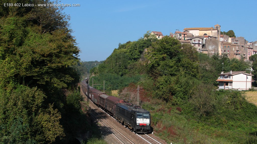 TrainspicturesC's tweet photo. Rubrica: Siemens Eurosprinter
E189 402 Labico, 04/10/2014
Foto 1920x1080 FullHD: https://t.co/9MTIPIYDOi
#fotografieferroviarie #treni #trainspictures #railpictures #ferrovia #e189 https://t.co/XwQLCNjOm7