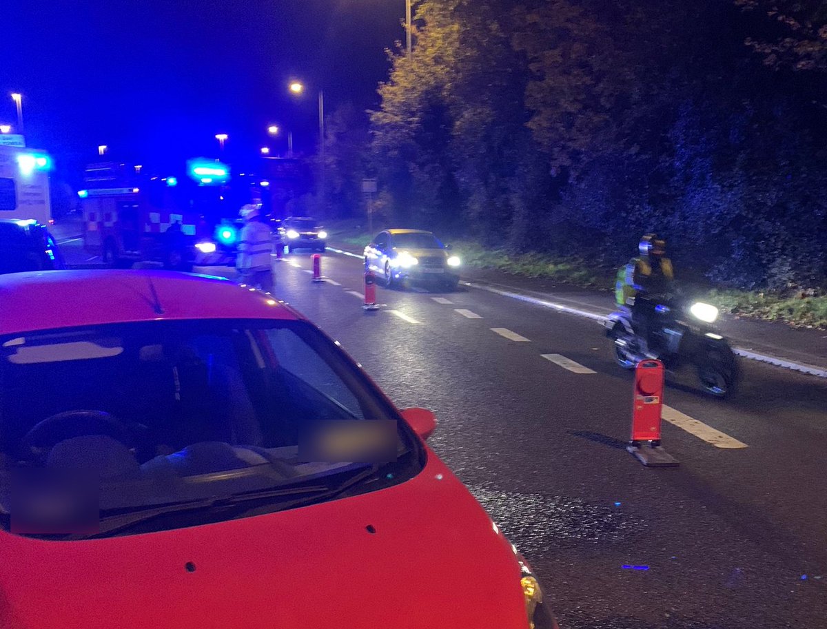 DubFireBrigade's tweet image. #N4 Outbound at J3 Ballyowen 

We're currently attending a four car road traffic collision with @GardaTraffic @AmbulanceDublin. One lane remains open to traffic

#Dublin #fire @DCCTraffic @TIITraffic