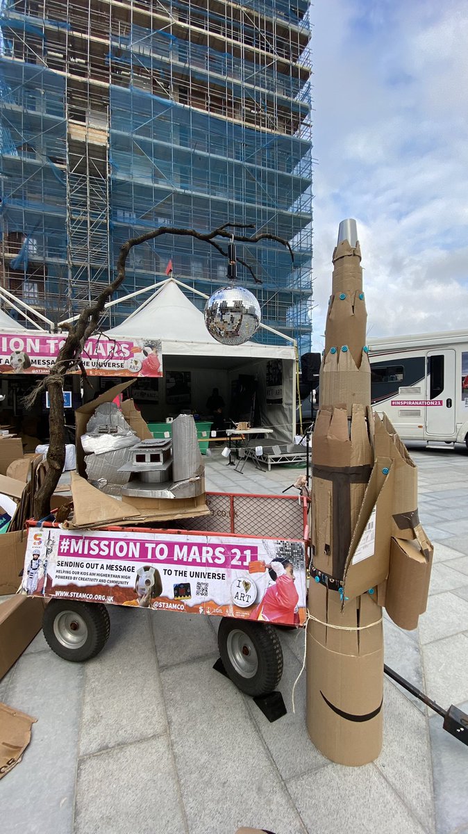 NickCorston's tweet photo. @ST3AMCo @PeabodyLDN @DriftRadio @justinesimons1 @LDN_Culture @cj_dinenage @NadineDorries @DCMS @ace_national @LGfL @grahamandre WHAT A WONDERFUL DAY…

At the #CygnetSq21 Family Festival Day

As this Martian says ‘Art is for everyone’

Many thanks to my wingman @ownamulumba for a fortnight of our lives on the #MissionToMars21 Tour 🚀🚀🚀 https://t.co/vI4ejRDXDY