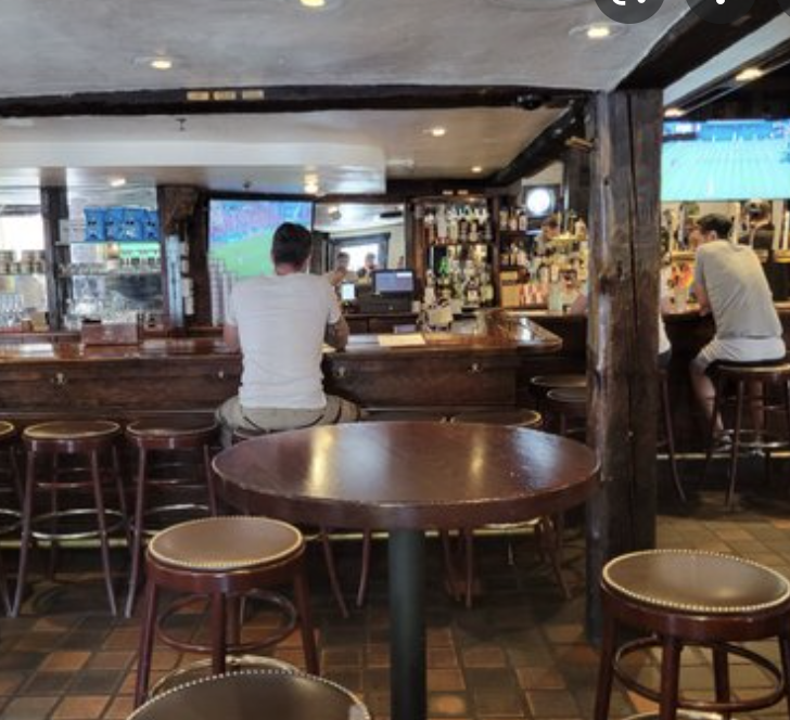 proficiencypost's tweet photo. @Beesotted 

Considering switch #BOSBeesotted emerging fan group to @WarrenTavern in historic Charlestown, Boston from Sunday @BrentfordFC v @Everton 

Can you persuade @FullersBrewery to ship #LondonPride!??

#Beelieve

@beesotted100 @DWilsondan @mattdabee @frostreports https://t.co/fbKOHy44BJ