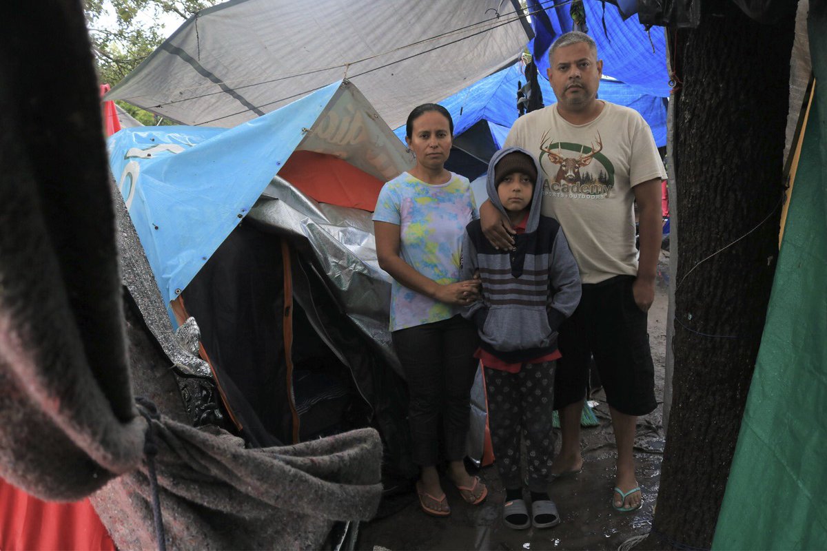 DylanBaddour's tweet photo. At the US border in Reynosa, Mexico, hundreds of families wait in tents for the repeal of Title 42, a US law limiting asylum access during the Covid pandemic. Some have been here for five months. They hope to eventually present their asylum claims across the nearby Rio Grande. https://t.co/WaB05TjbQS