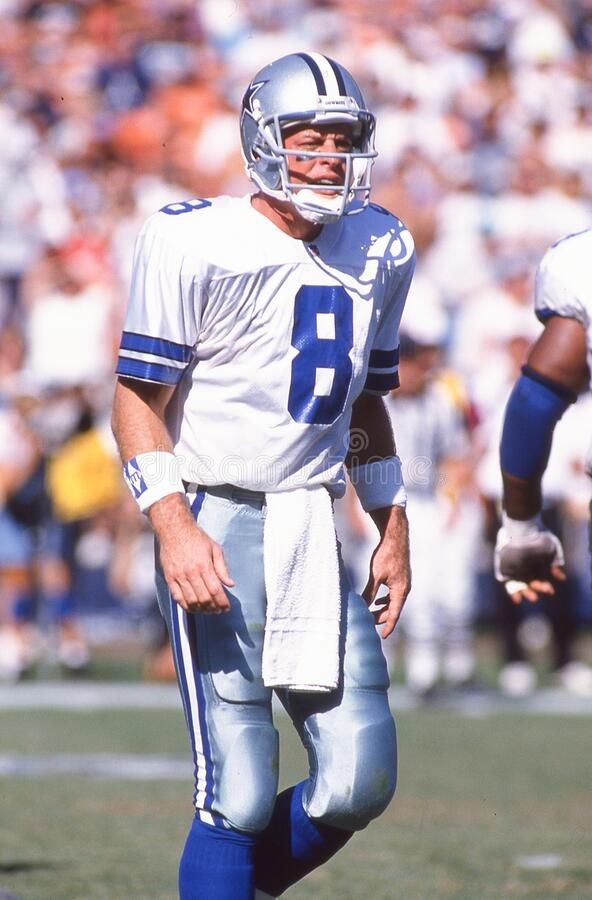 Happy 55th birthday to Troy Aikman.       