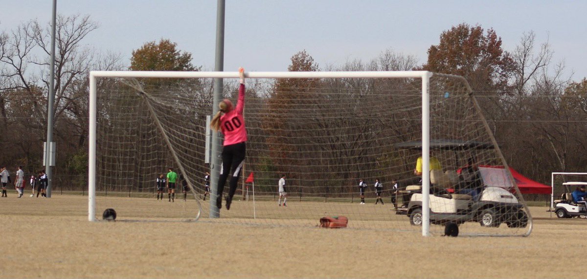 BaileyBynum5's tweet photo. Thank you to all the coaches that came out to watch this weekend! #okshowcase #soccer #goalkeeper https://t.co/CMfFXefFo9