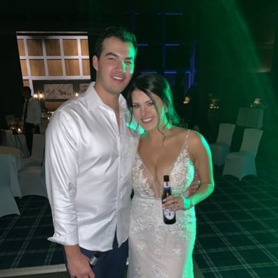#NewProfilePic Love ya, wifey 😘