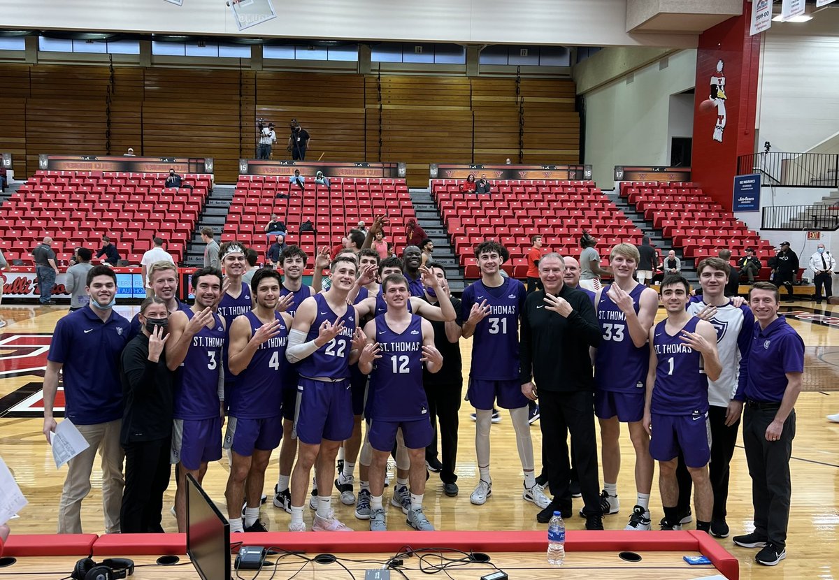 TommieMBBall's tweet photo. UST WINS 86-73 over SIUE, giving the Tommies a W-L record of 3-3 going into Thanksgiving! #RollToms 

Thanks to all family and friends for the tremendous support this weekend! https://t.co/3iuKdrHo23