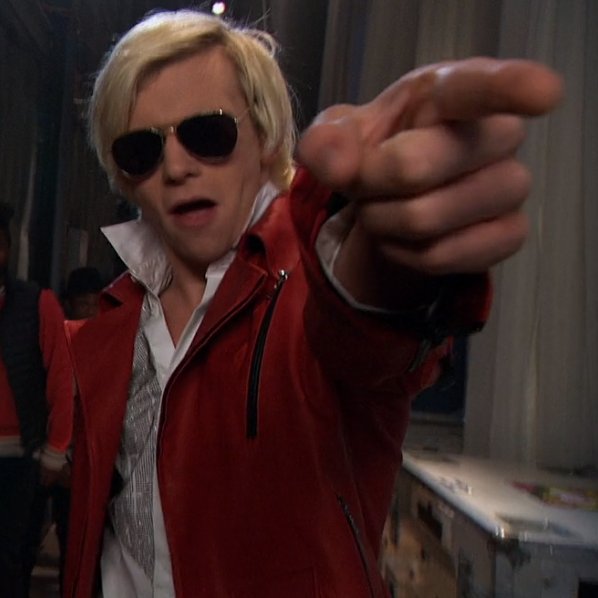AustinAndAllyM_'s tweet photo. "Soy Austin Moon" 
Podrán sacar al chico de Disney, pero al personaje Disney del chico jamás.
🧡Austin 🖇️ Ross💛
*
#AustinAndAlly #AustinAndAllyTheMovie https://t.co/ODCROkDfFt