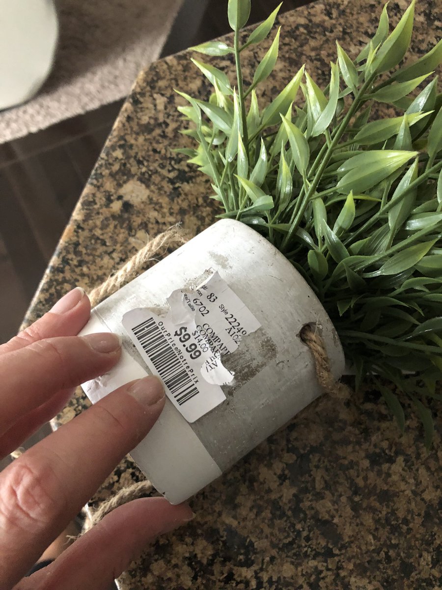 NicoleLBuck's tweet photo. @HomeSenseCanada @marshallscanada @WINNERS  For the love of your customers, PLEASE stop putting your labels on the sides of your products. Better yet… get better labels that don’t split into pieces!!! #frustrated https://t.co/rUsRdsLGg1