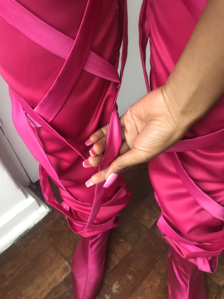 phutistyles's tweet photo. My life consists of me making things last minute and sometimes it works out sometimes it doesn’t 🤷🏾‍♀️ #imadeit #fashiondesigner https://t.co/AXQ9g8KKDm