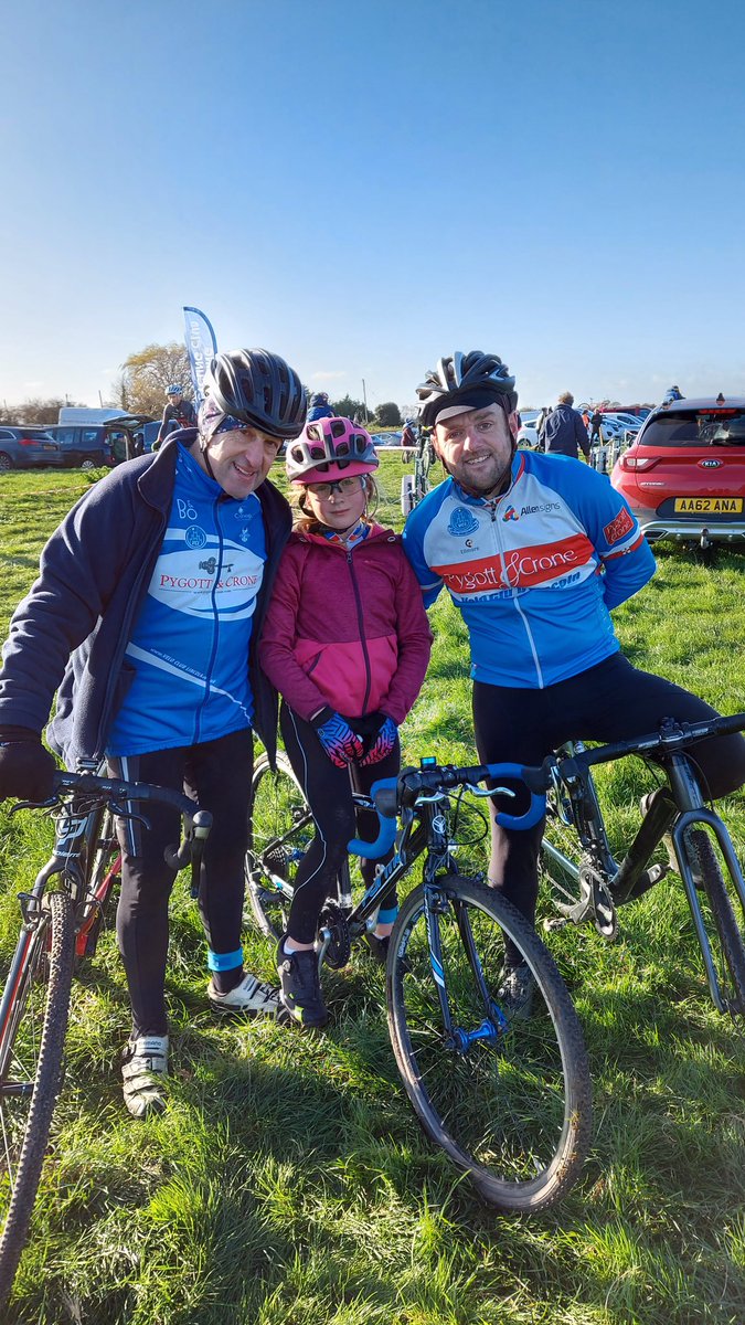 50 yrs since <a href="/spaldingcc/">Spalding Cycling Club</a> first cyclocross which Grandad (joe vaughan) raced, today 3 generations raced a very chilly race. Well done Freya on your second race 👏 
<a href="/VeloClubLincoln/">VeloClubLincoln</a> 
<a href="/lincscyclocross/">lincscyclocross</a>