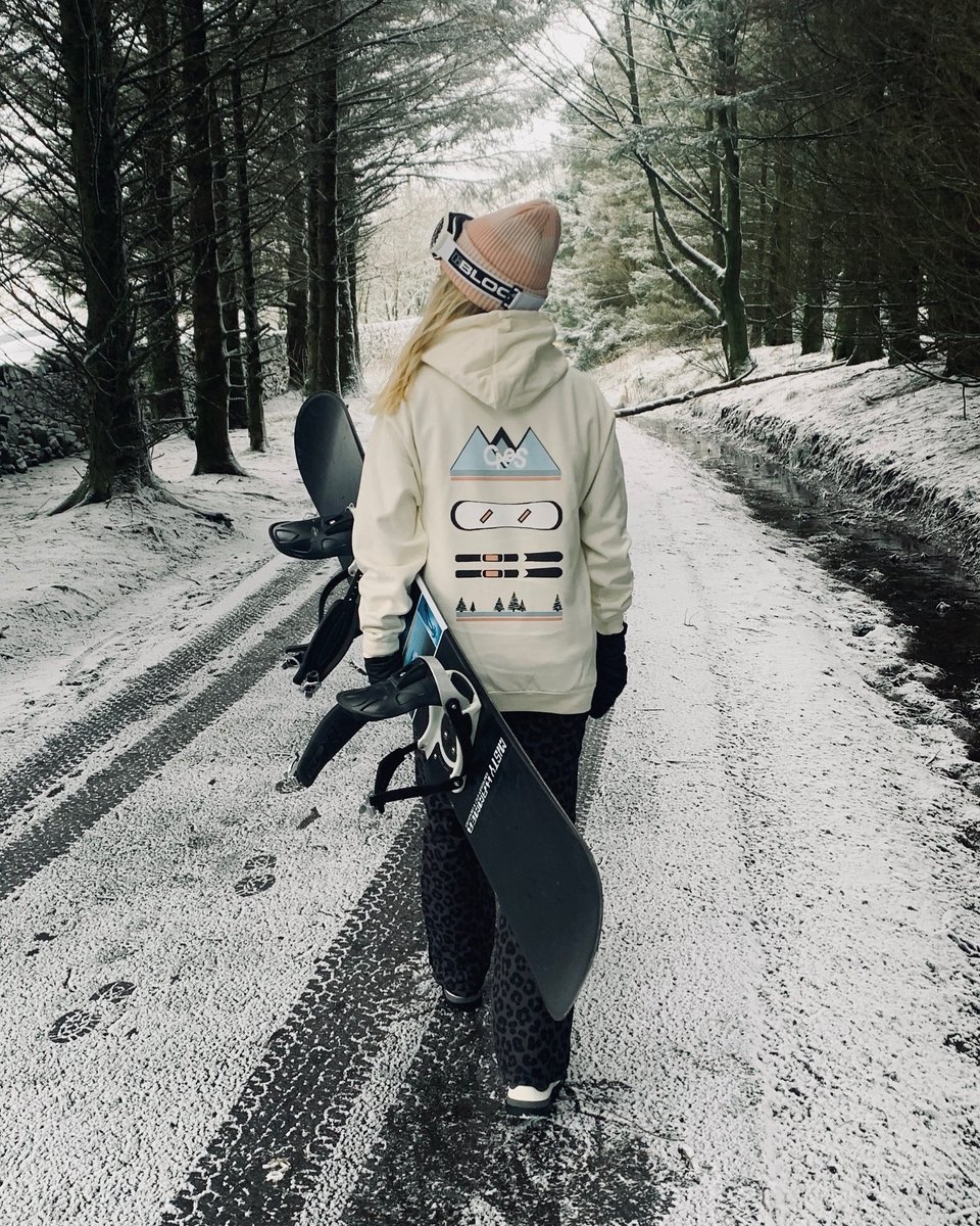 Sunday night scrolling for snow flights and snow kit.. we can sort the latter!! ⛷🏂 Get kitted out for the slopes in Caos this year!! ❄️

#returntothemountains #skihoodies #snowboardhoodies #shoplocal #madetoorder #smallbusinessuk #caoskrew