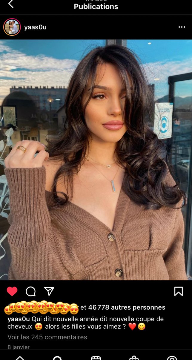 Siyaenee's tweet photo. @Jihene_Jn C’est pas gratuit c’est mérité wsh la YassouK qui dit que Charla est jalouse de ses cheveux c’est pour ça qu’elle lui a coupé mais LOL elle était bien contente de poster et d’avoir la gratuité y’a 1 an. Je trouve ça lui va mieux comme ça que ses cheveux sans volume tout plat https://t.co/o8Rcyn4PYt