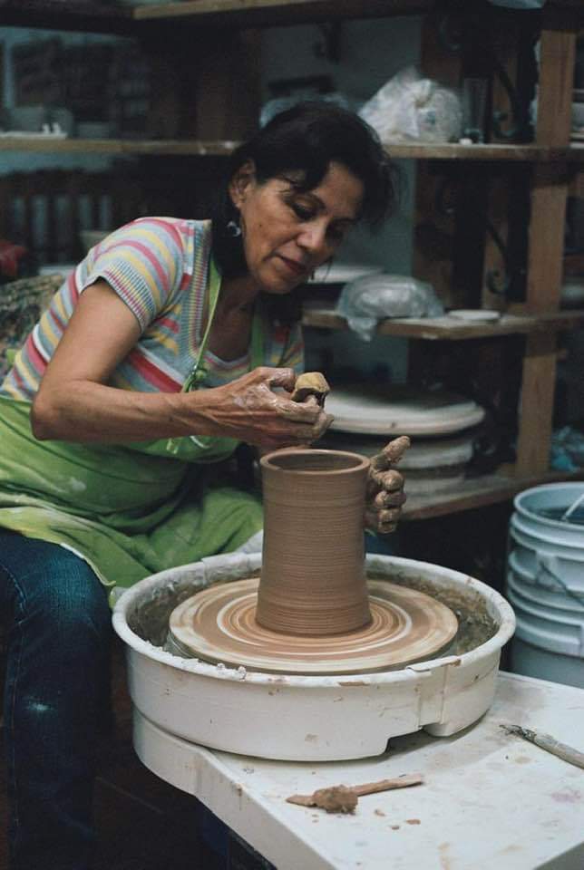 La expresión y el arte de Felisa Aguirre, lo puedes encontrar  en Tienda UV MAX  #xalapa  #uv #Artes