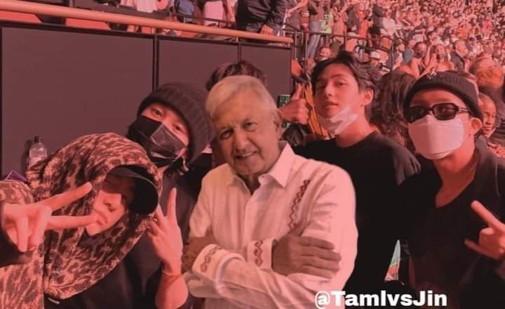 Lizeth19942006's tweet photo. @lopezobrador_  traería a los chicos de BTS  a México??? Y le echaré ganas a la escuela :) ♡♡ https://t.co/hGnK3I5Lhz