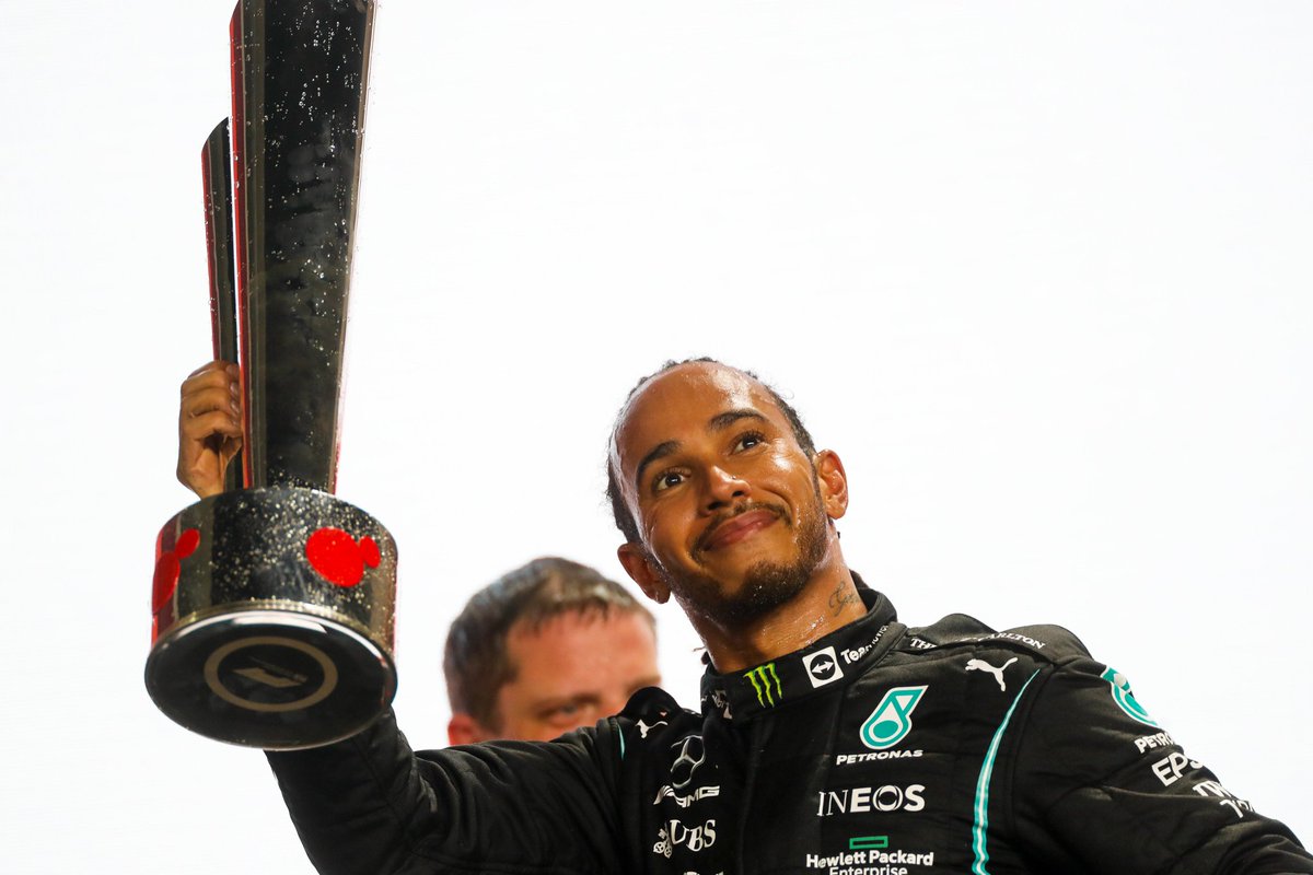 LH44_Lisa's tweet photo. More @LewisHamilton π pics #win102 #QatarGP #TeamLH https://t.co/LlgGMj7xeR
