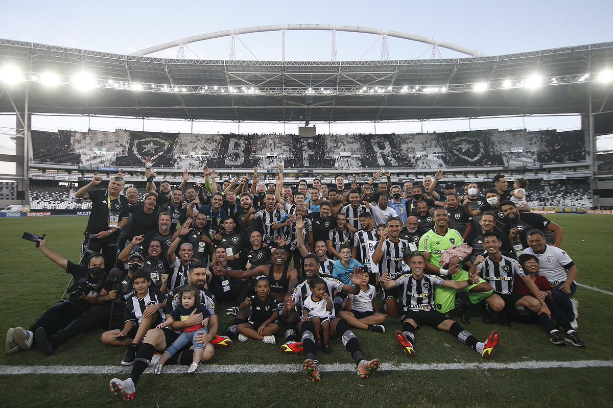 CentralBotafogo's tweet photo. O BOTAFOGO É CAMPEÃO DA SÉRIE B DO CAMPEONATO BRASILEIRO.

VOLTAMOS. 🔥🏆 https://t.co/5LnKXVkcbd